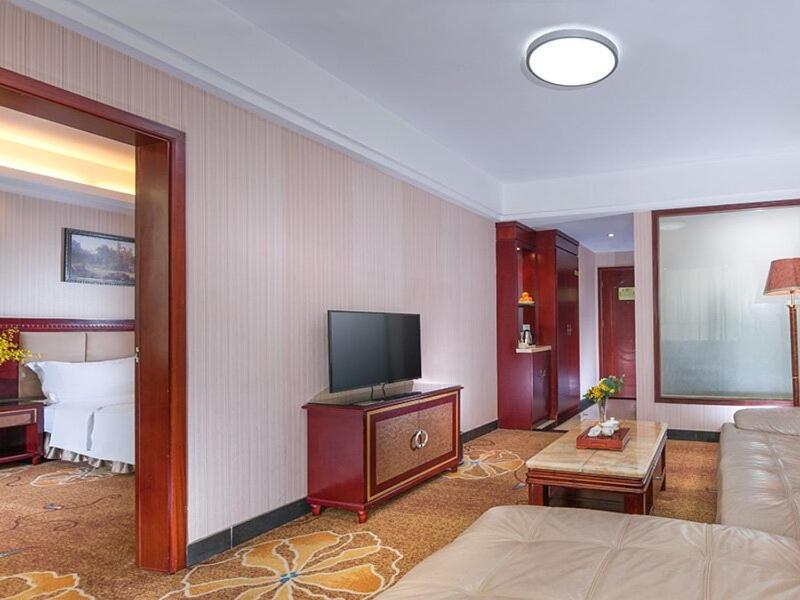 Vienna Hotel Longgang Nanlian, Longgang, China