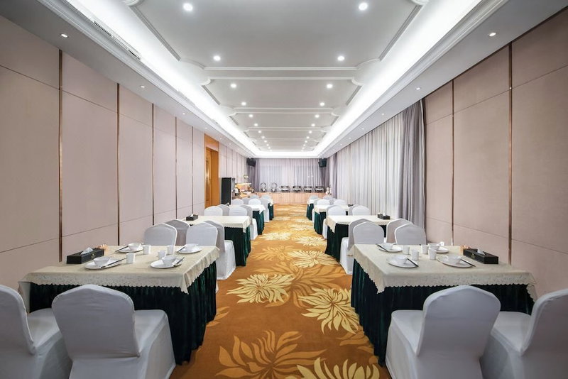 Vienna International Hotel (Shenzhen Airport Hangcheng), Shenzhen, China