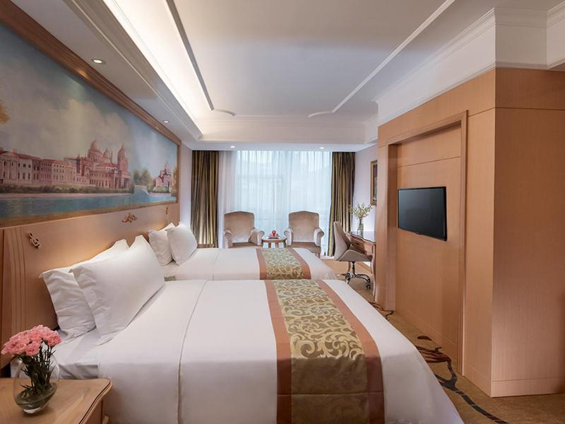 Vienna International Hotel Shenzhen Jingtian, Shenzhen, China