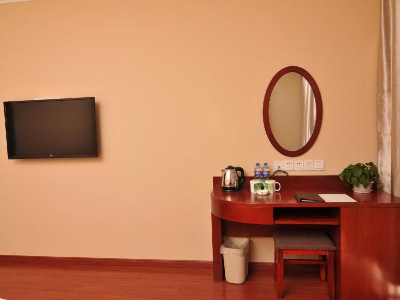 GreenTree Inn HeBei ZhangJiaKou WuYi East Street JianXing Express Hotel, Zhangjiakou, China