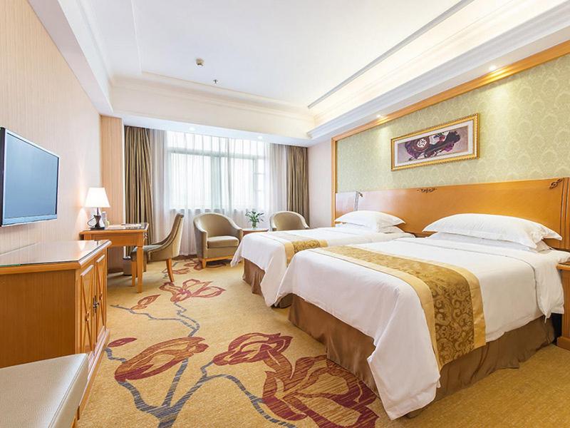 Vienna Hotel Shenzhen View Lake Park, Shenzhen, China