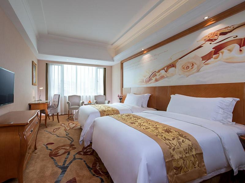 Vienna International Hotel Guangzhou Xintang Jean Fangzhicheng, Guangzhou, China