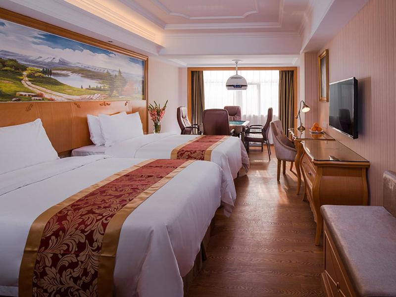 Vienna International Hotel (Shenzhen Fuyong Convention and Exhibition Center), Fenghuangwei, China