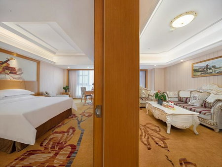 Vienna Hotel Zhengzhou Zhongyuan Futa, Zhengzhou, China