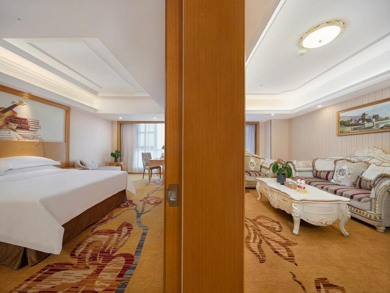 Vienna Hotel Zhengzhou Zhongyuan Futa, Zhengzhou, China