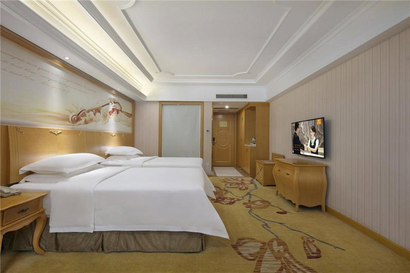 Vienna Hotel Zhengzhou Zhongyuan Futa, Zhengzhou, China