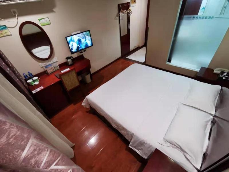 Greentree Inn Jiangsu Suzhou Kunshan Development Zone Penglang Xinxing Road Express Hotel, Taicang, China