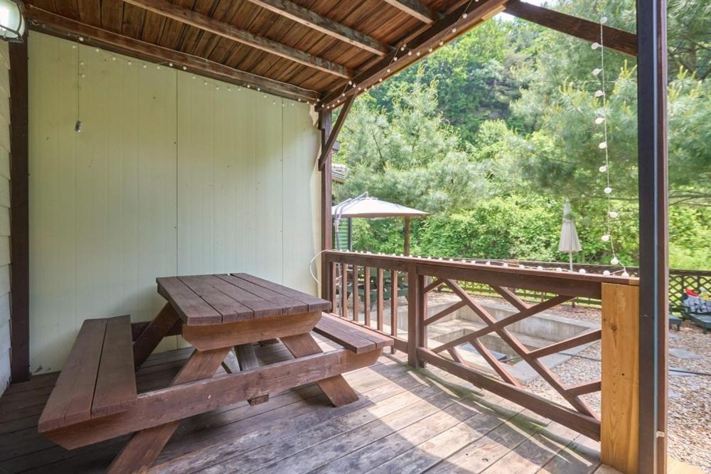 Gapyeong Pool Villa Palace, South Korea