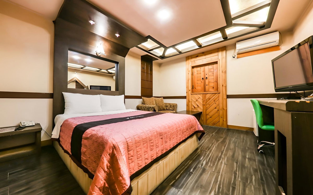 Hotel · Chungju With Stay Hotel, Cheongju