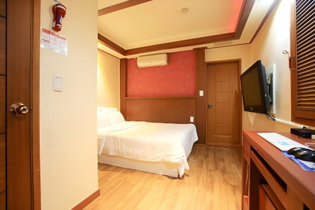 Sincheon Plus, Seoul, South Korea