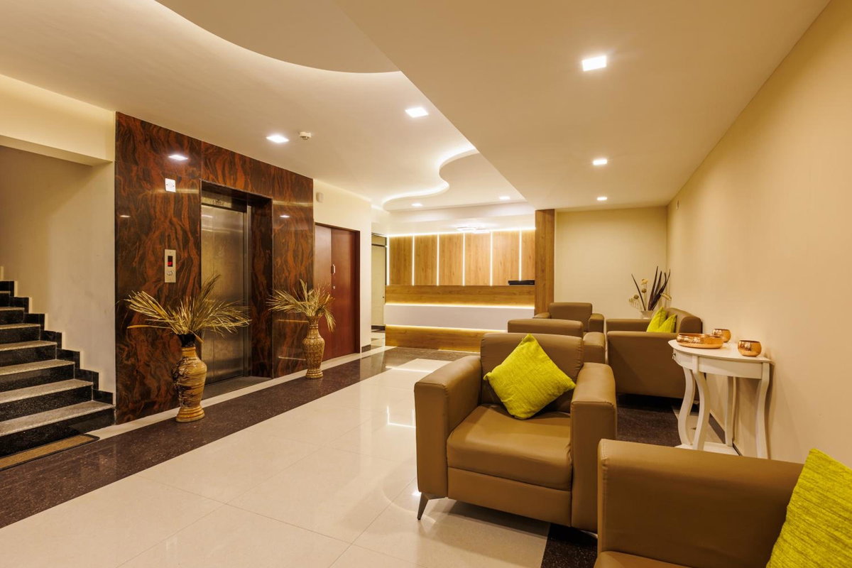 Hotel Comfort Park - Opposite Sri Ramachandra Medical College Porur, India