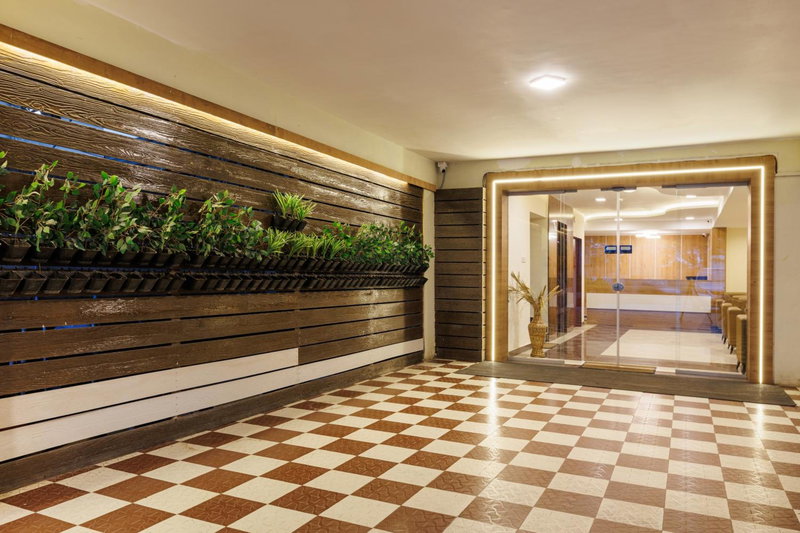 Hotel Comfort Park - Opposite Sri Ramachandra Medical College Porur, Chennai, India