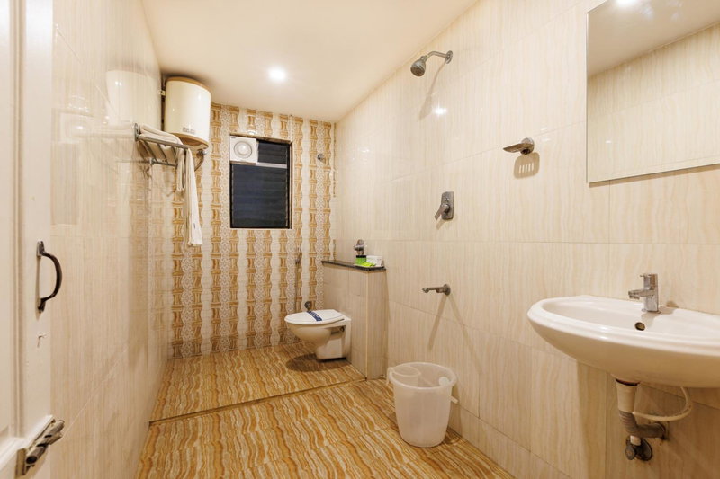 Hotel Comfort Park - Opposite Sri Ramachandra Medical College Porur, Chennai, India