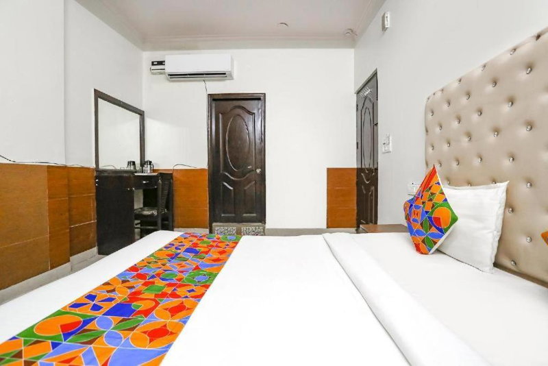 Hotel the Lazeez, New Delhi, India