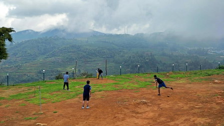 The Bowers Chalet Private Campfire & Lawn BBQ, WIFI, Breakfast Hill Top 360 degree view, Ooty, India
