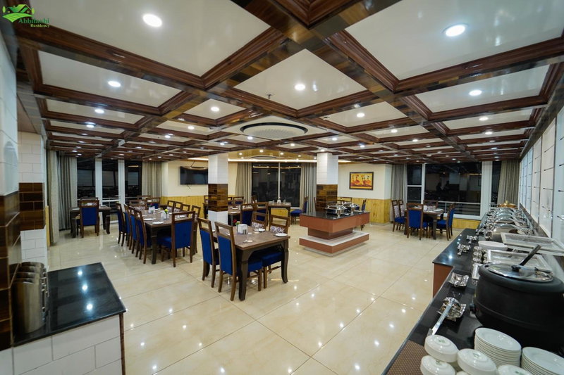 Abhilashi Residency & Spa - Centrally Heated & Air Cooled, Manāli, India