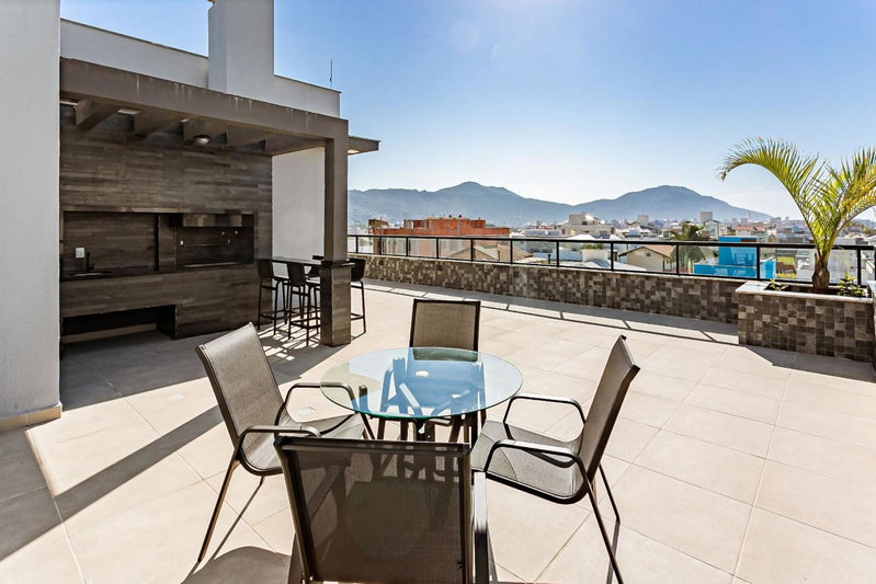 Modern studio w/ family in English STI105, Florianópolis, Brazil