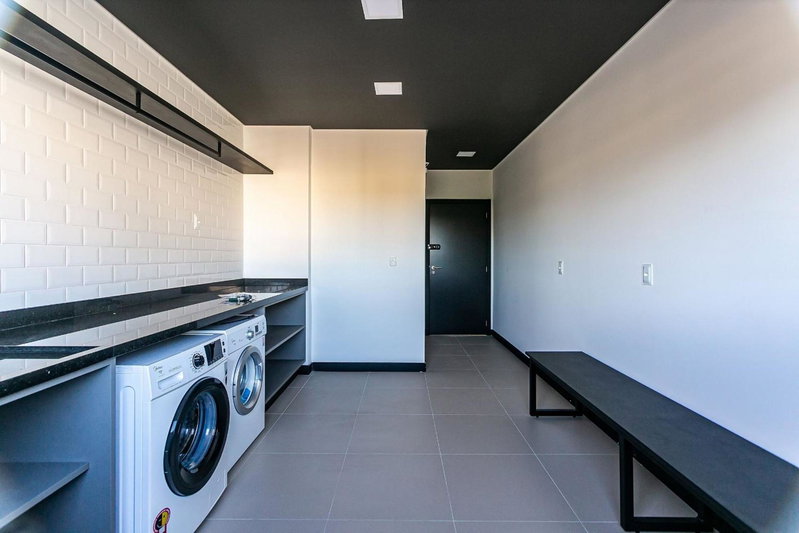 Modern studio w/ family in English STI105, Florianópolis, Brazil