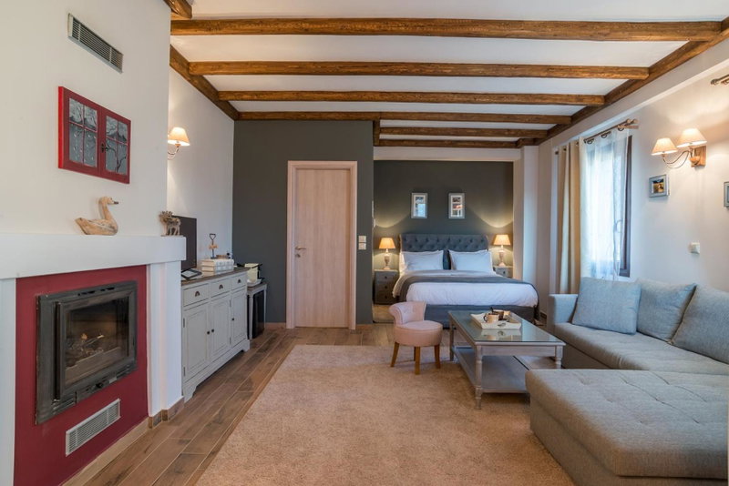 AlmondHouse Suites with Fireplace - ADULTS ONLY, Arachova, Greece