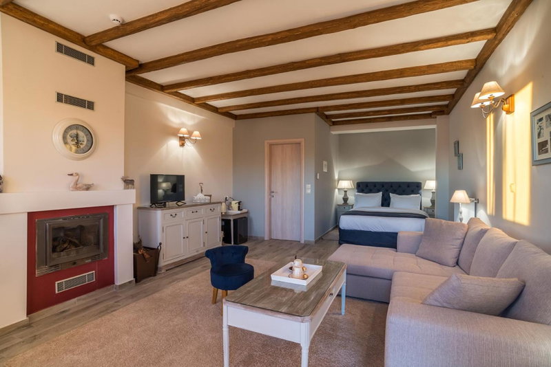 AlmondHouse Suites with Fireplace - ADULTS ONLY, Arachova, Greece