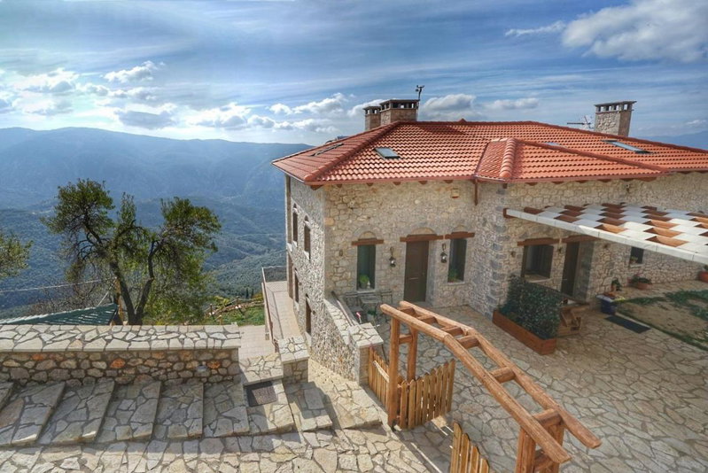 AlmondHouse Suites with Fireplace - ADULTS ONLY, Arachova, Greece