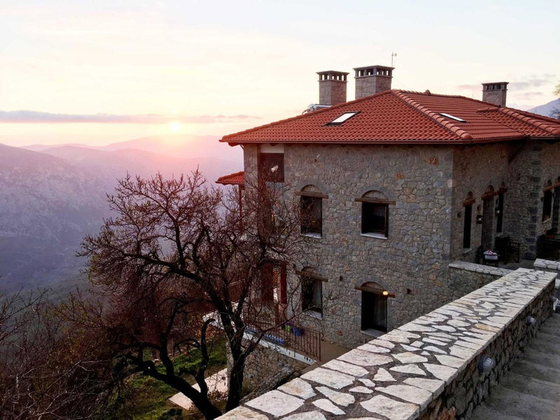 AlmondHouse Suites with Fireplace - ADULTS ONLY, Arachova, Greece