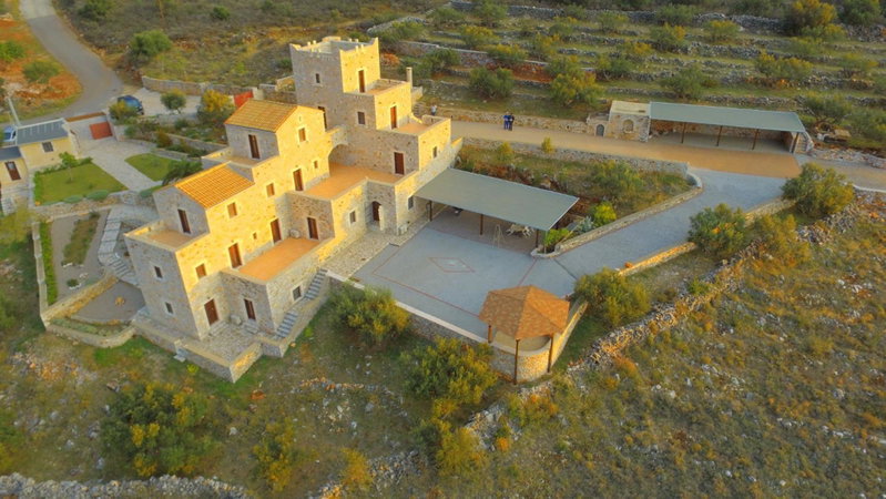 Focalion Castle Luxury Suites, Pirgos Dhirou, Greece