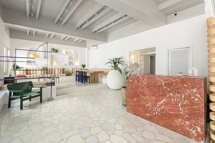 Argonauta, Paros, Greece