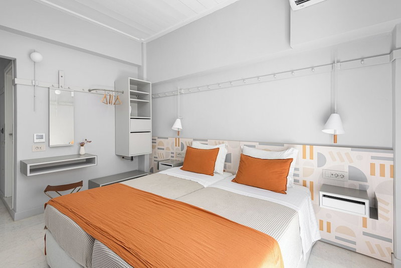 Argonauta, Paros, Greece