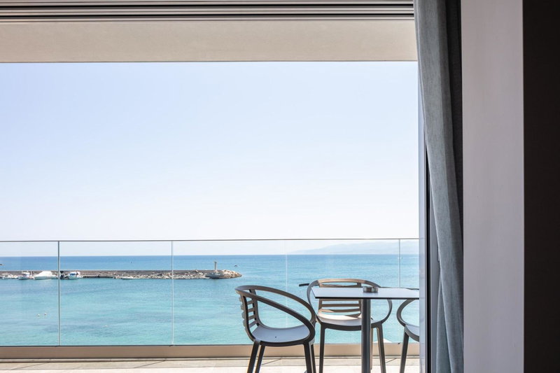 Skipper Beachfront Suites, Hersonissos, Greece