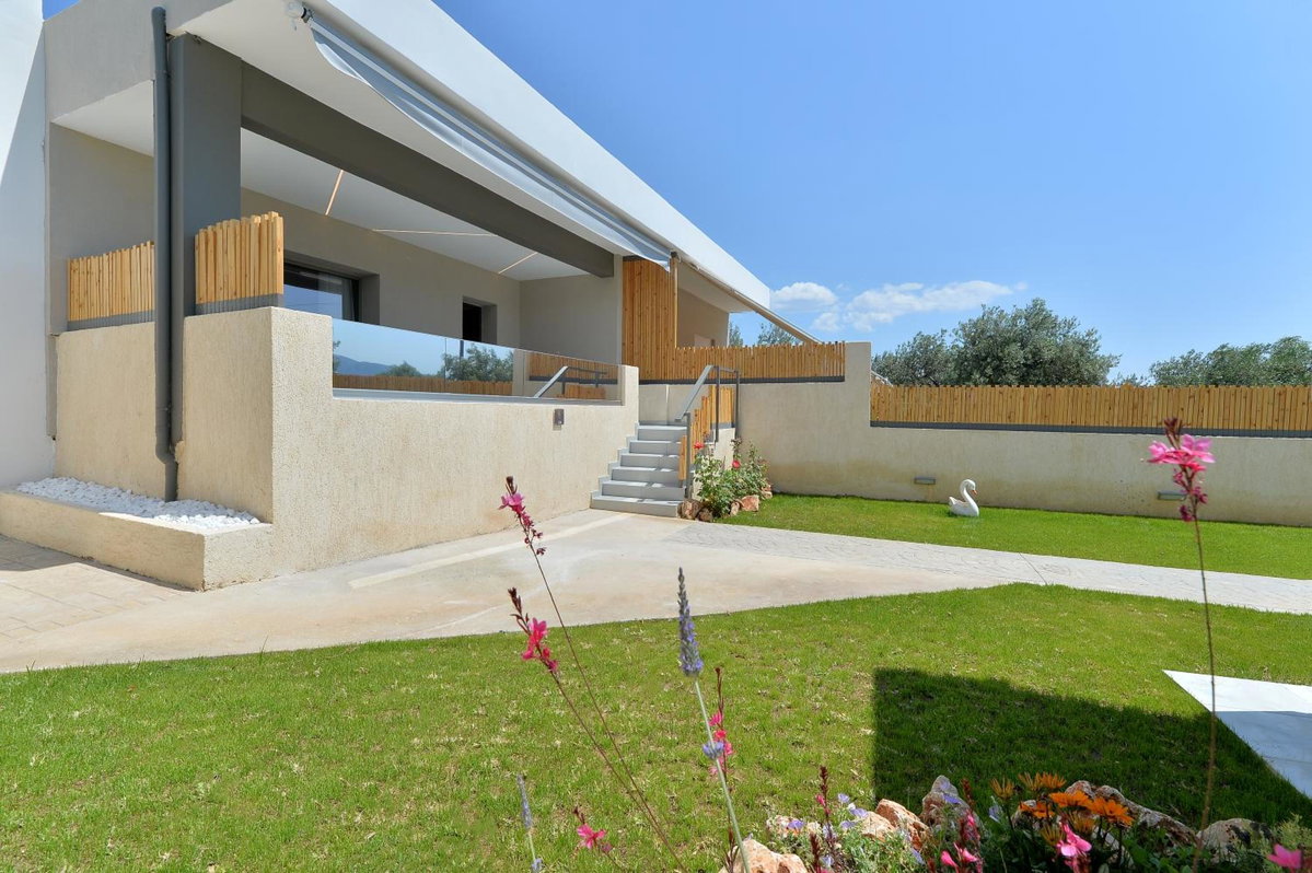Hotel · Swan Paradise Residences, Loutra Oraias Elenis