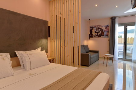Swan Paradise Residences, Loutra Oraias Elenis, Greece
