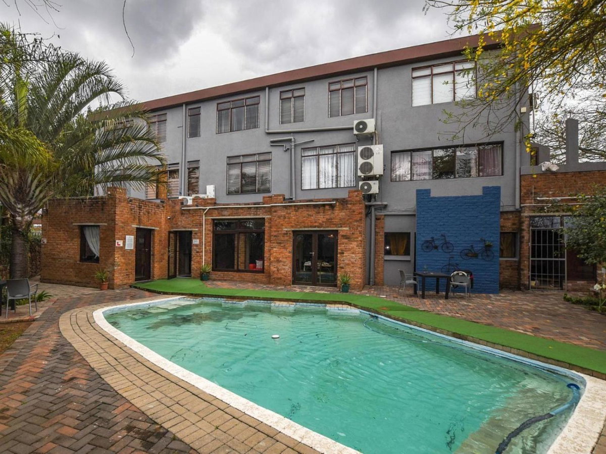 An Exclusive Guesthouse too, South Africa