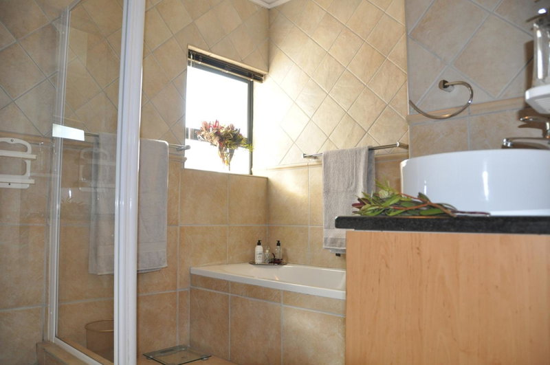 Zeezicht Guest House, De Kelders, South Africa