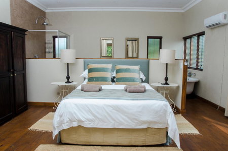 Villa Rostrata-on-Lake, Hazyview, South Africa