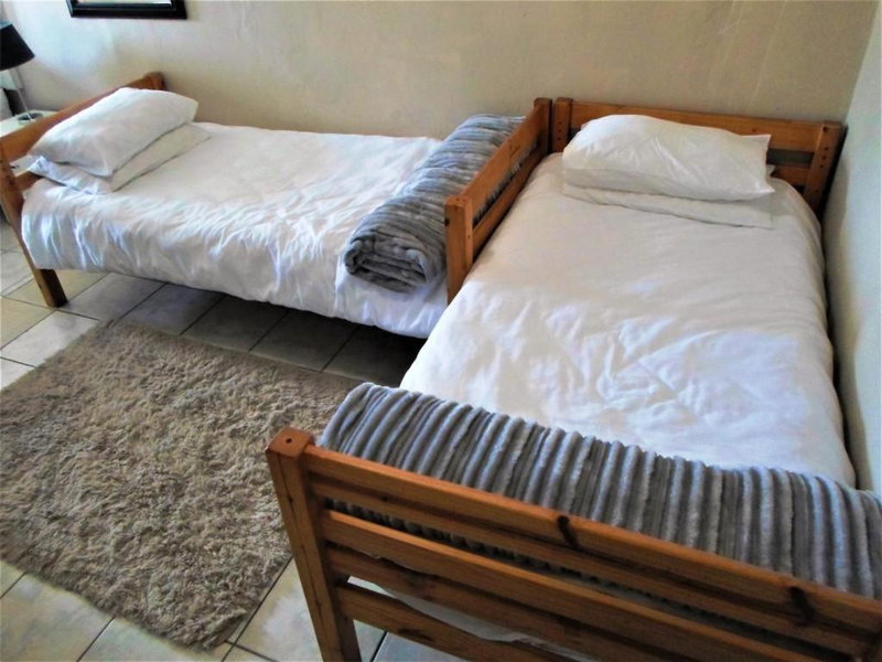 Cenikma Guest Suites - Family Room 1, East London, South Africa
