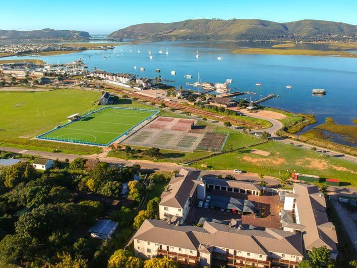 Hotel · 9 Summerplace, Knysna