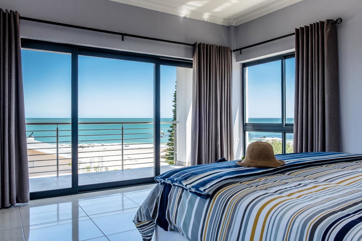 Hotel · Turtle n Tides, Britannia Bay