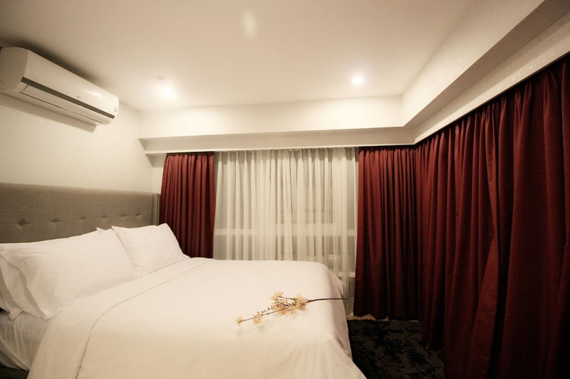 MaxStays Max Style at Fort Victoria, Taguig, Philippines