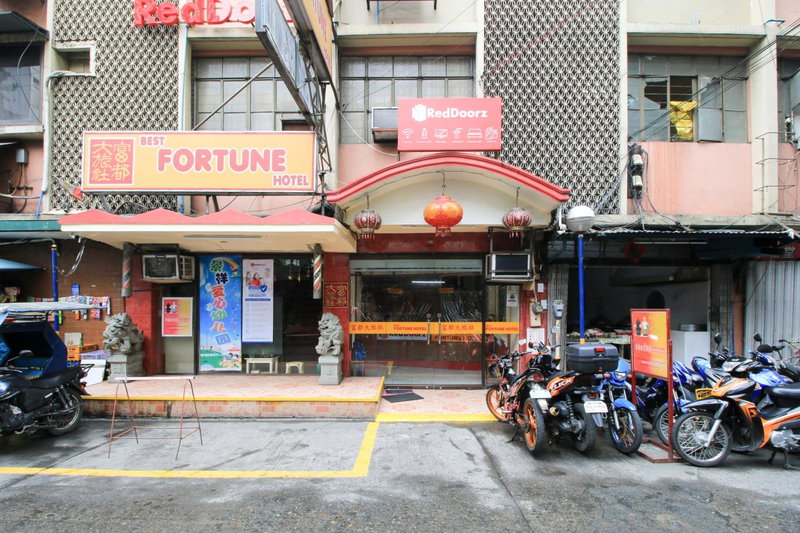 RedDoorz Plus @ Chinatown Binondo, Manila, Philippines