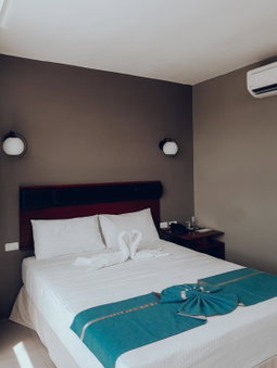 Dosi Hotel PH, Talisay, Philippines