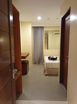 Dosi Hotel PH, Talisay, Philippines