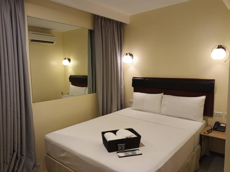 Dosi Hotel PH, Talisay, Philippines