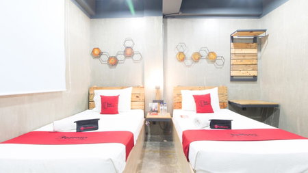 RedDoorz Plus @ Taft North Mandurriao, Iloilo City, Philippines