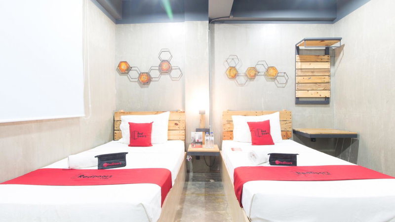 RedDoorz Plus @ Taft North Mandurriao, Iloilo City, Philippines