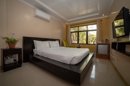 Bernardos Lantia Hotel, Basco, Philippines