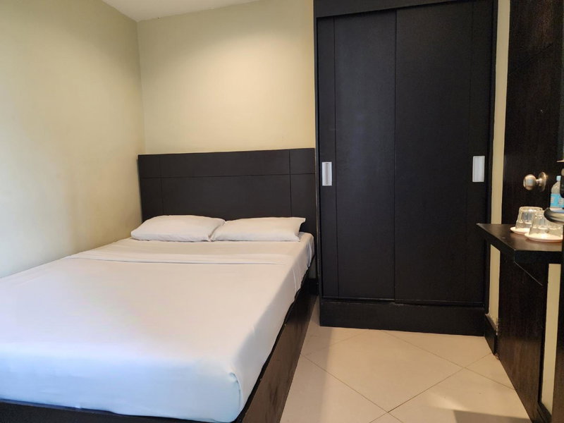Green Glass Hotel, Calamba, Philippines