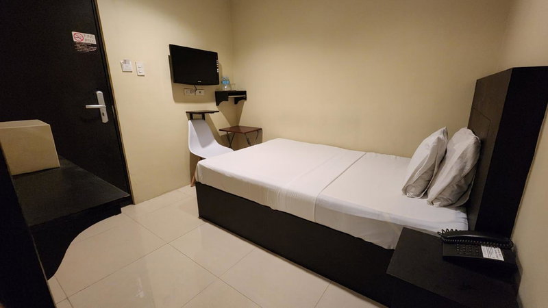 Green Glass Hotel, Calamba, Philippines
