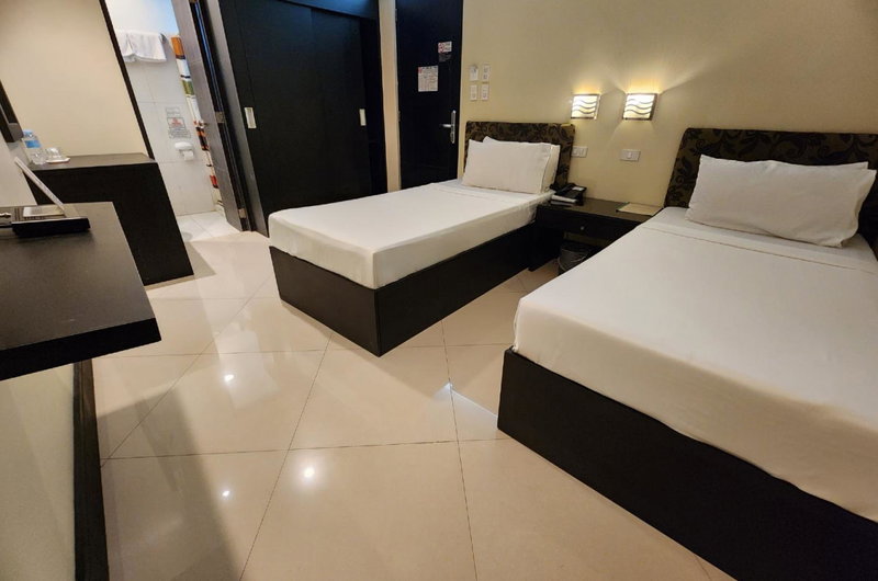 Green Glass Hotel, Calamba, Philippines