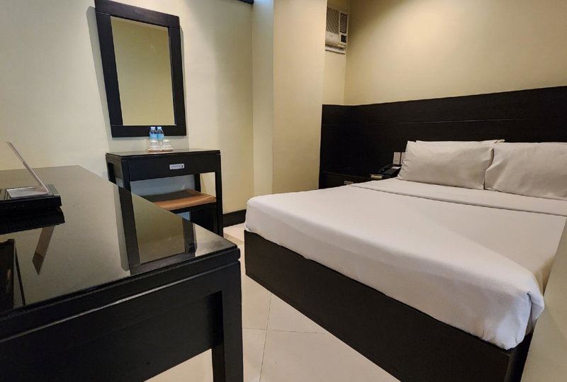 Green Glass Hotel, Calamba, Philippines